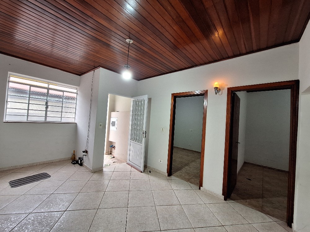 Casa Amparo/SP. próximo Centro. Residencial ou Comercial.