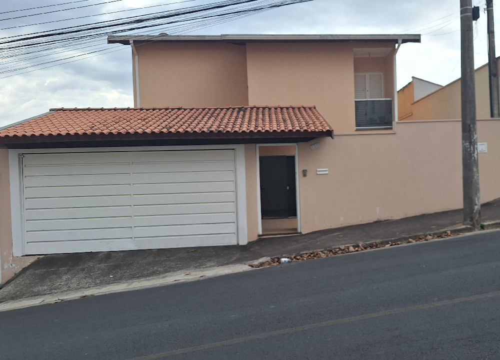 Casa Jardim São Roberto Amparo/SP. 