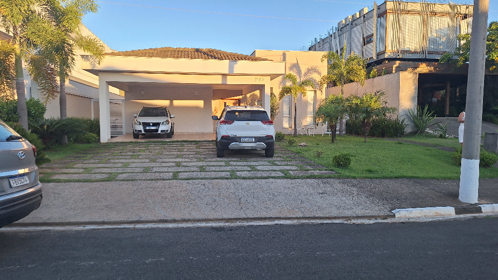 Casa em Amparo/SP. Condomínio Alto Padrão.